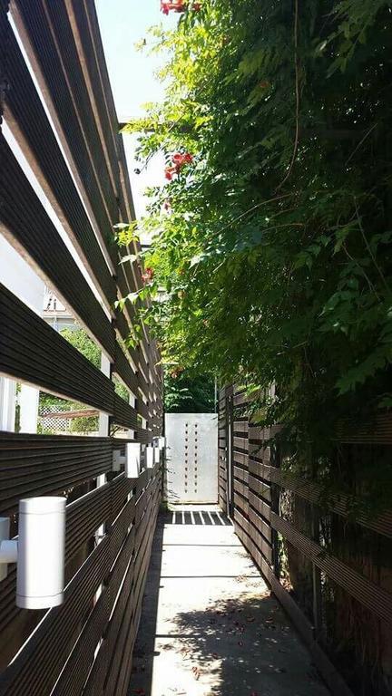 Art Gallery House *